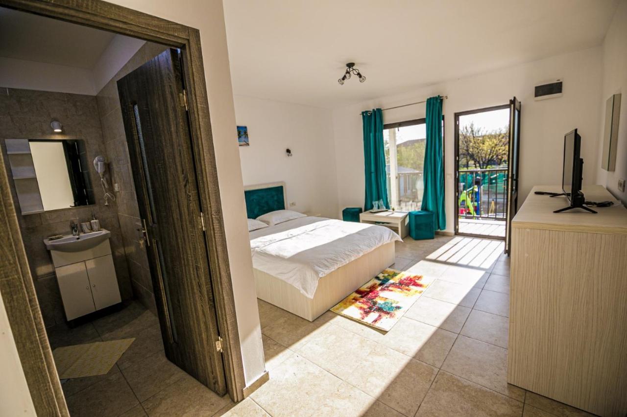 Complex Turistic N&S Ξενοδοχείο Două Mai Εξωτερικό φωτογραφία