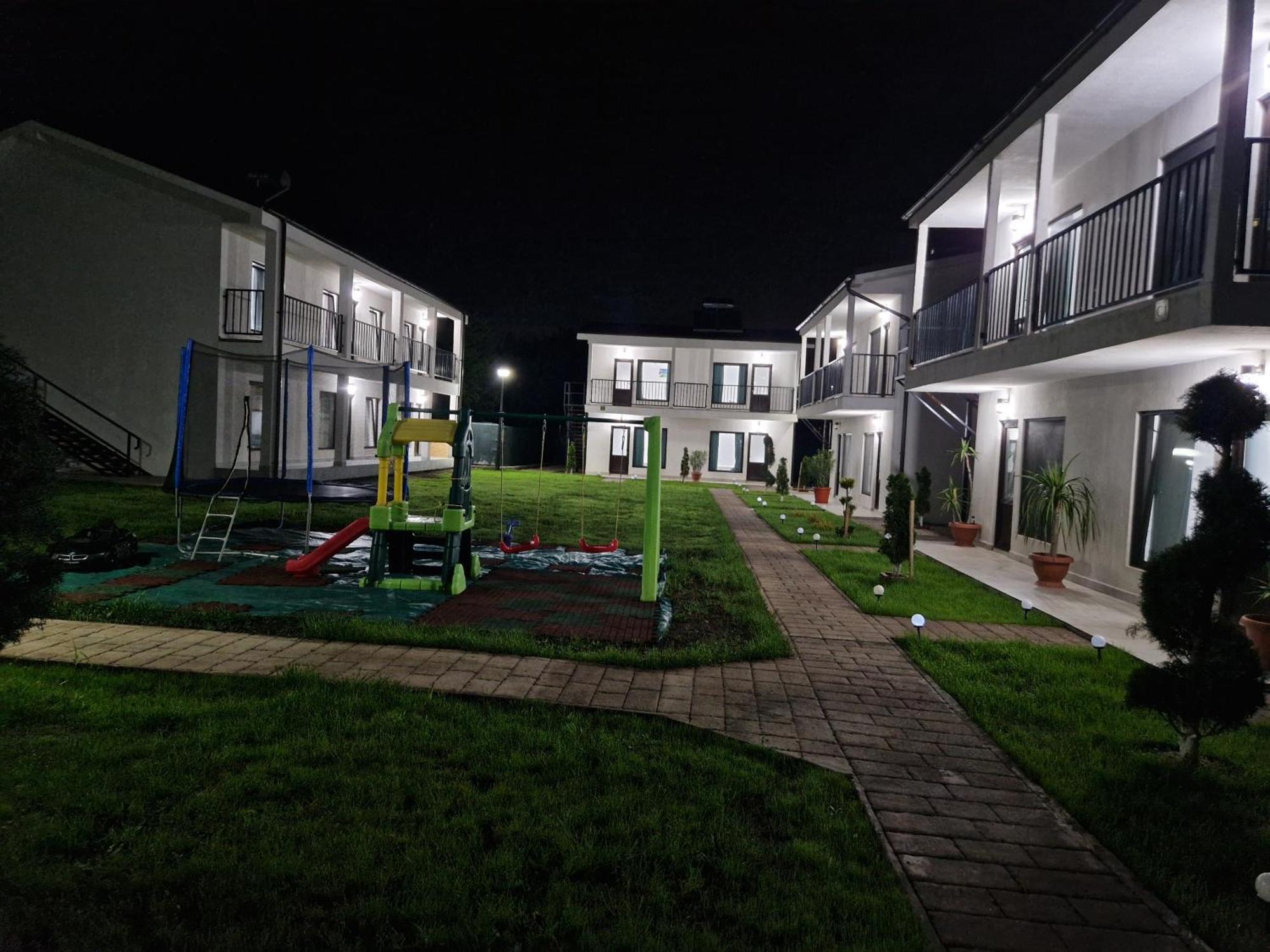 Complex Turistic N&S Ξενοδοχείο Două Mai Εξωτερικό φωτογραφία